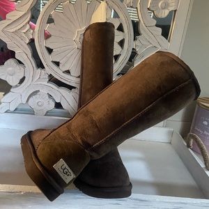 Ugg Boots Tall Chocolate Brown Size 8 😍💓😍